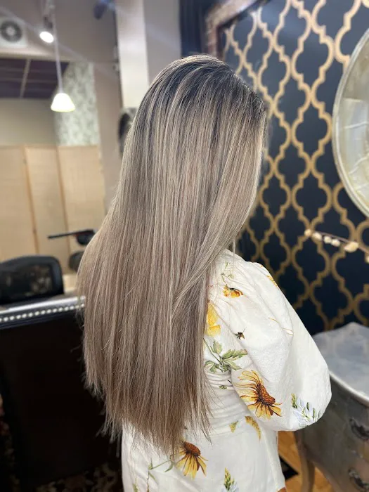 Joanna Ocasio | Chicago Hair Extensions and Color Picture 1