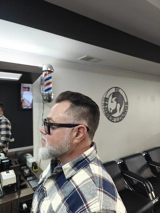 RL Barber Lounge Picture 2