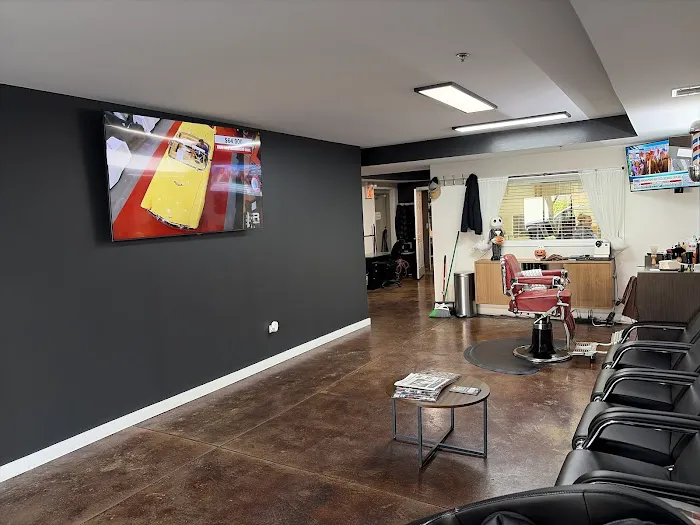 RL Barber Lounge Picture 6