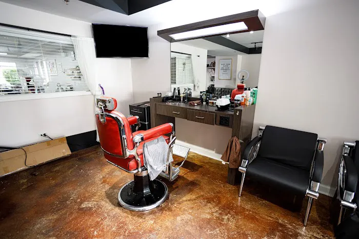 RL Barber Lounge Picture 5