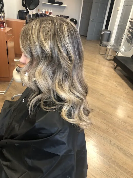 Leader Hair Salon Picture 8