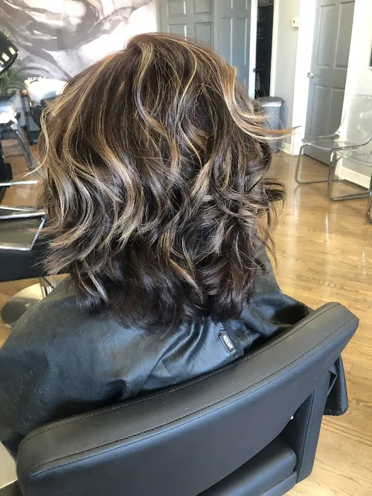 Leader Hair Salon Picture 7