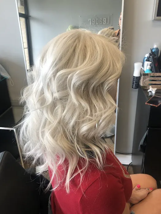 Leader Hair Salon Picture 1