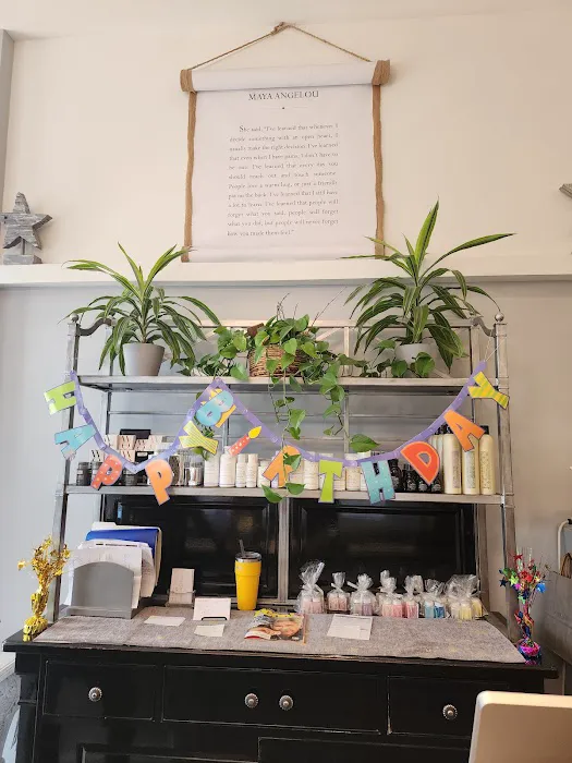 Silvermoon Salon Picture 6