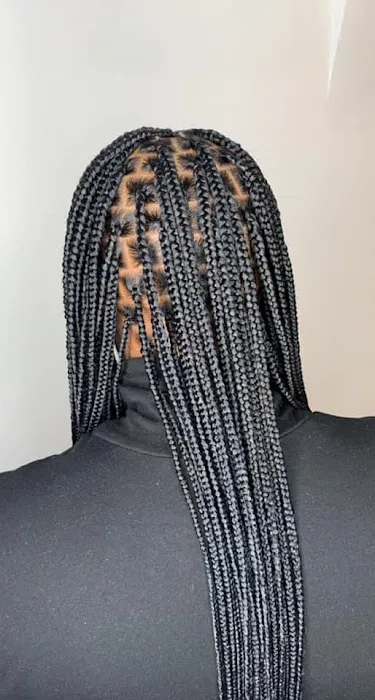 Royalty Kutz Salon Picture 3