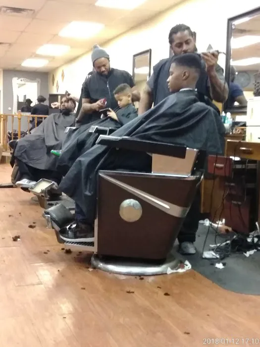 Cruzial Kuts Barber Shop & Salon Picture 4