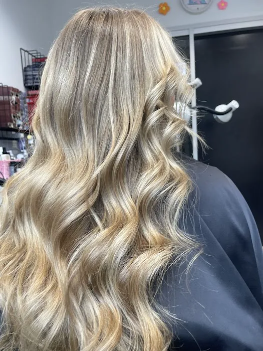 LV and Ivy Hair Studio Picture 4
