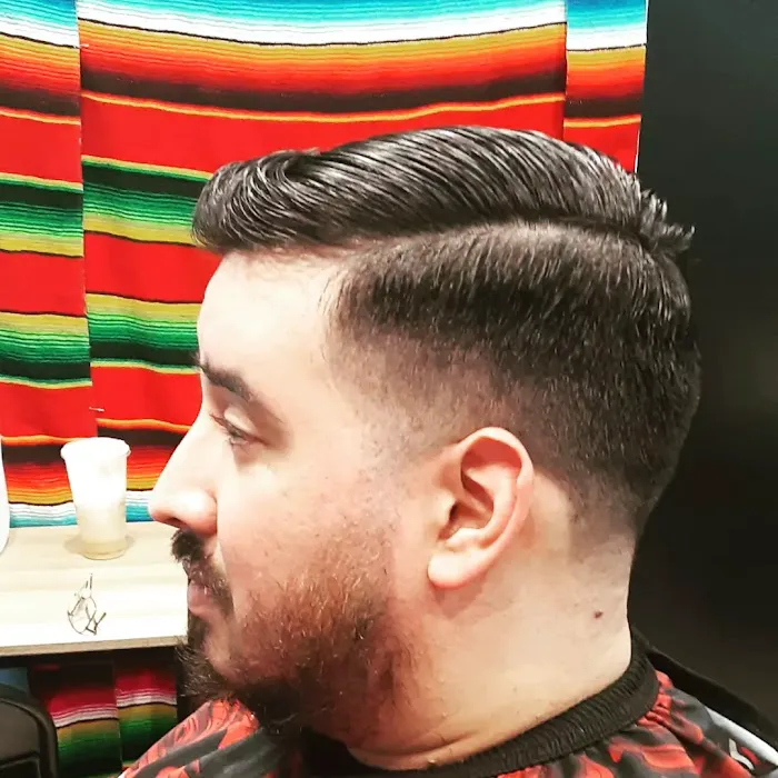 Chicano Barber Picture 3