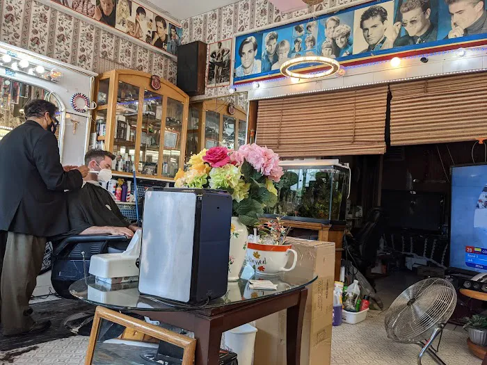 Sanchez Barber Shop Picture 6
