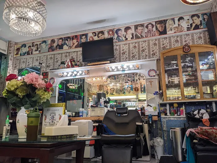 Sanchez Barber Shop Picture 3
