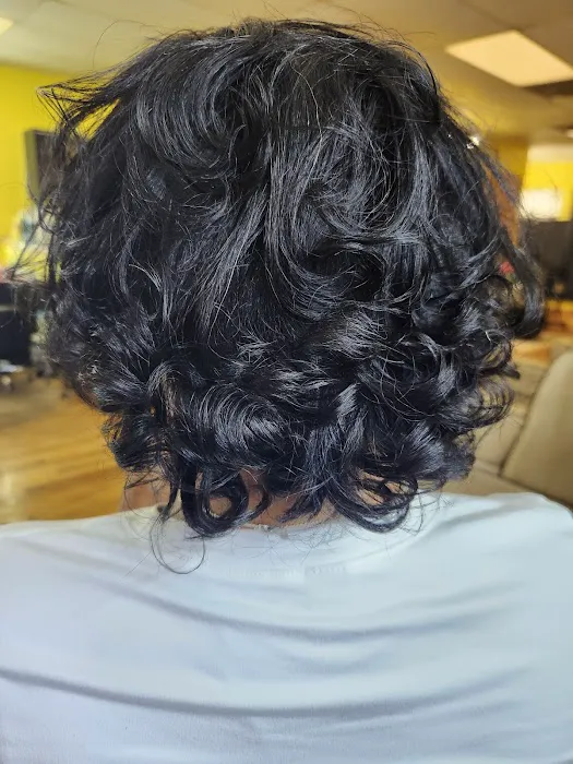 Demi Did Dat Hair Picture 2