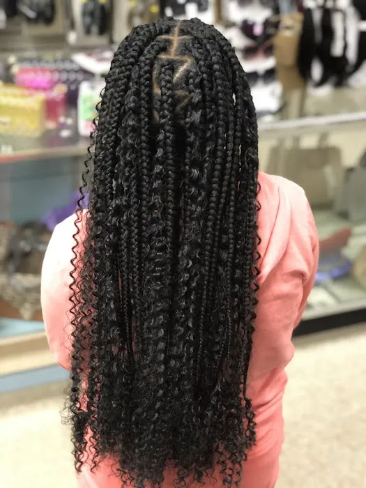 Iman Hair Braiding Salon Picture 2