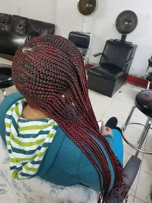 Marseillais Hair Braiding Picture 2