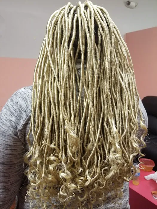 Marseillais Hair Braiding Picture 7