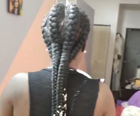 Marseillais Hair Braiding