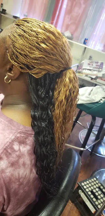 Marseillais Hair Braiding Picture 3