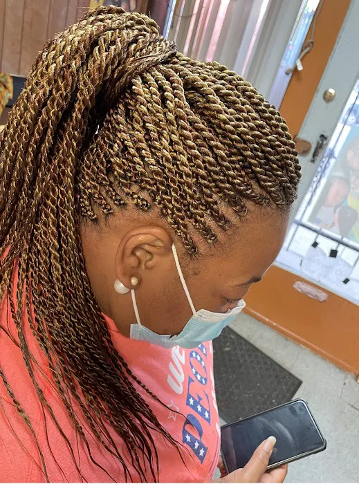 FATOU AFRICAN HAIR BRAIDING Picture 4