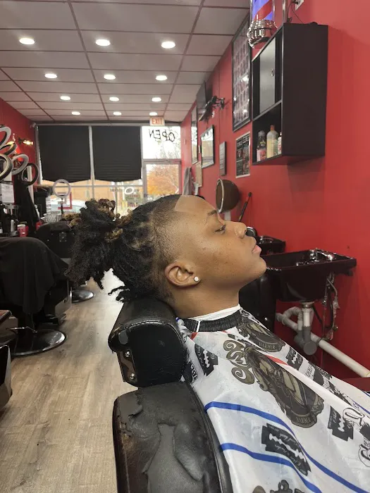 Que Moneyy cutz Picture 7