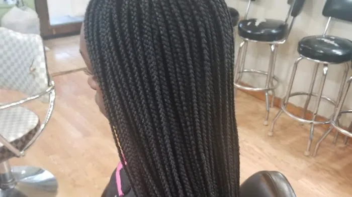 Louise's African Hair Braiding Salon Picture 3