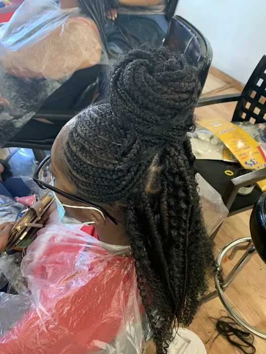Louise's African Hair Braiding Salon Picture 6
