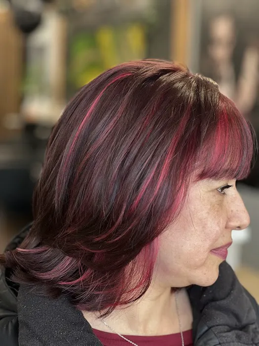 Le Scandale Salon Picture 4