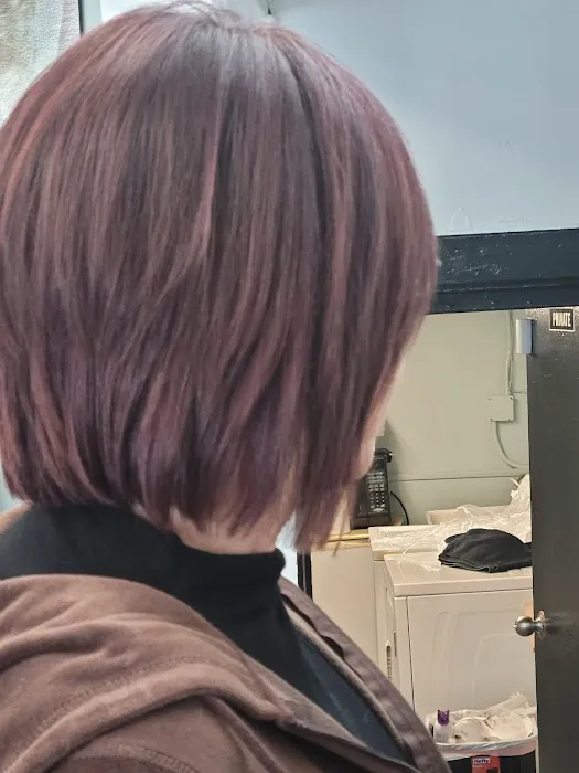 Velintinas Hair Salon Picture 1