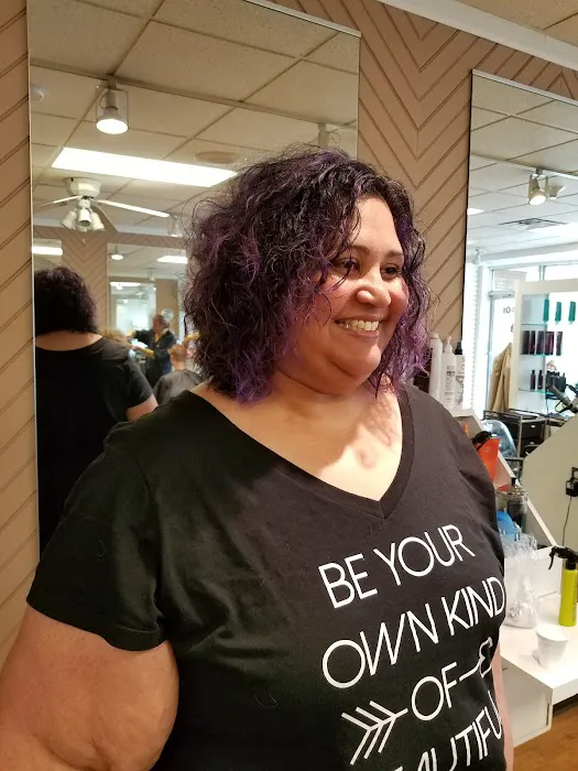 Jeannie's Hair Company Picture 3