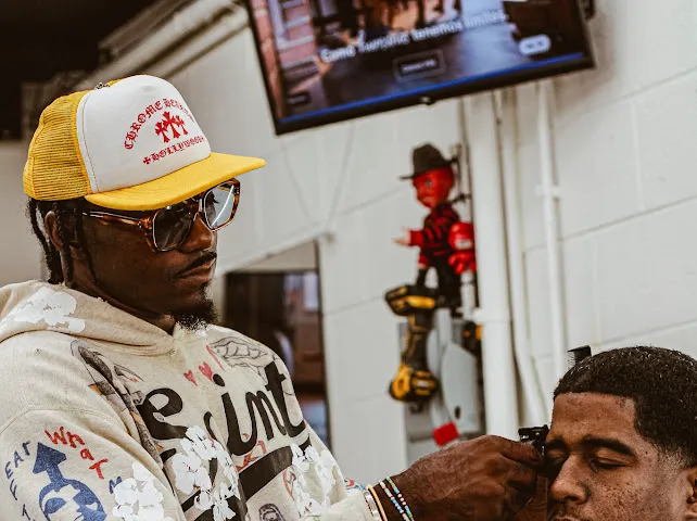 Leo’s Barber Lounge Picture 7