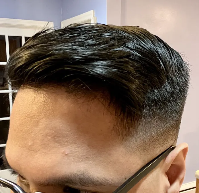 Leo’s Barber Lounge Picture 6