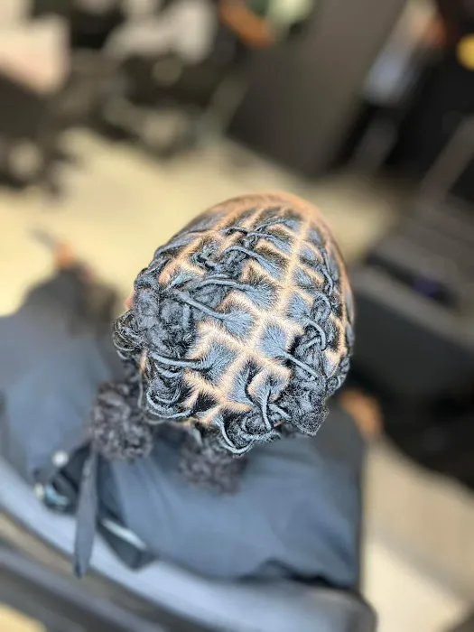 Re'Lux Hair Studio Inc Picture 1