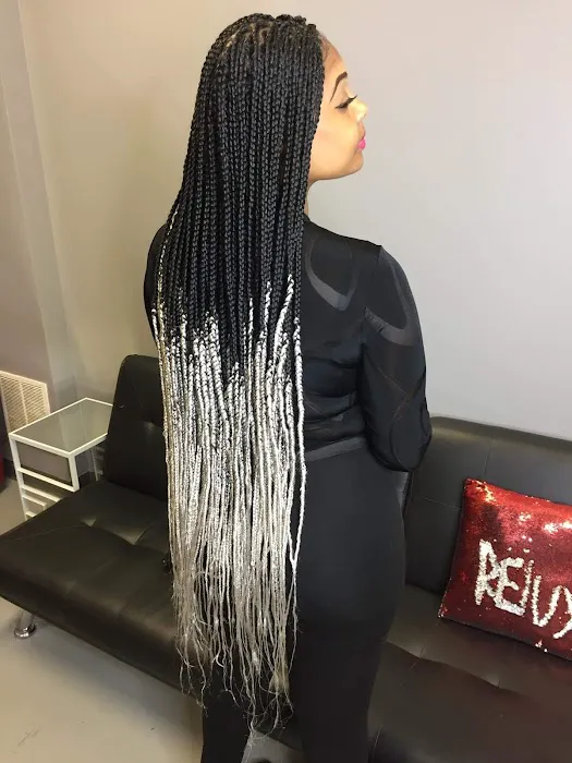 Re'Lux Hair Studio Inc Picture 9