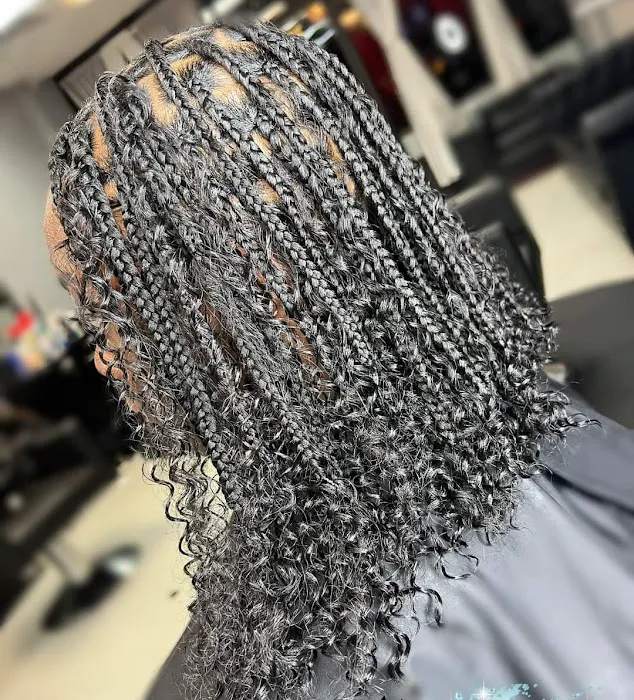 Re'Lux Hair Studio Inc Picture 5