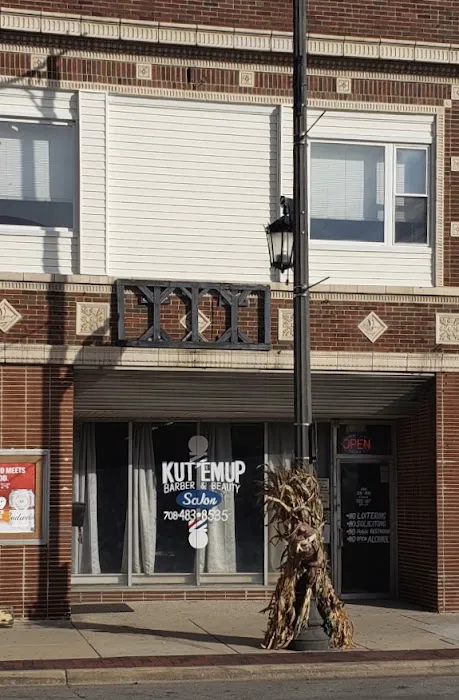 KUT'EM UP BARBER & BEAUTY SALON Picture 1