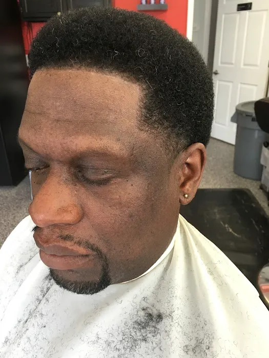 Marlowe's Barber Shop Picture 10