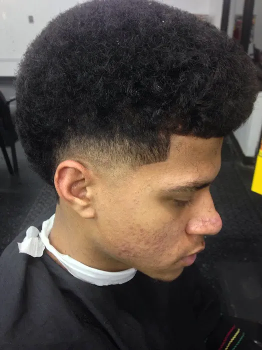 Marlowe's Barber Shop Picture 7