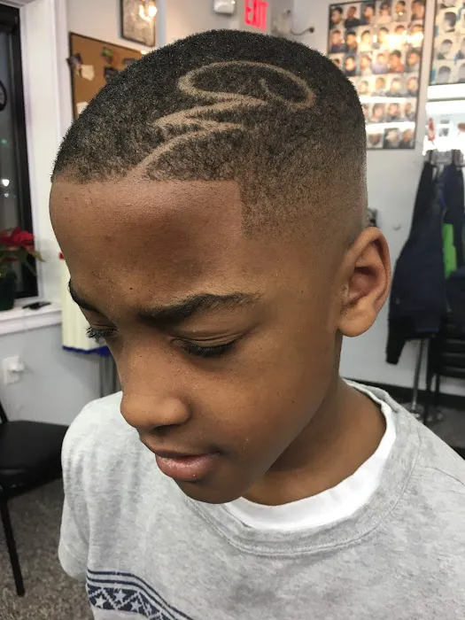 Marlowe's Barber Shop Picture 5