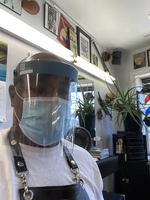 Marlowe's Barber Shop Picture 9