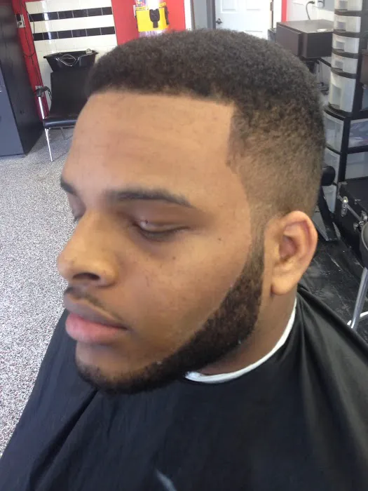 Marlowe's Barber Shop Picture 6
