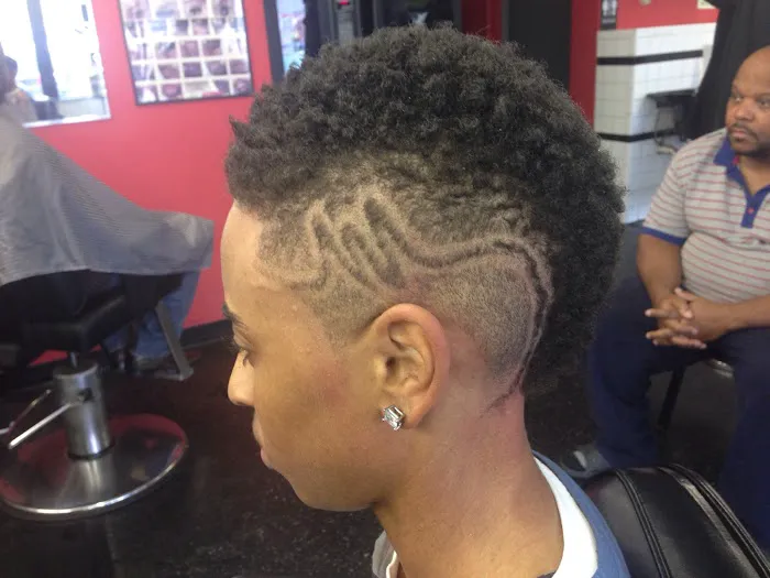 Marlowe's Barber Shop Picture 1