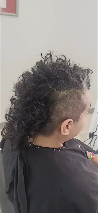 BriEazyCutz LLC Picture 6