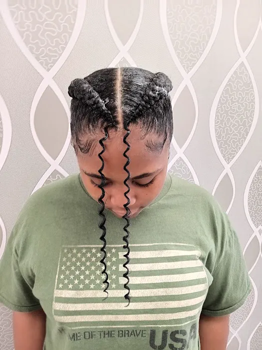 Express Hair Braiding Picture 4