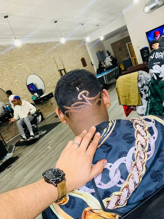 Essential Cutz - Hair Salon Chicago Picture 4