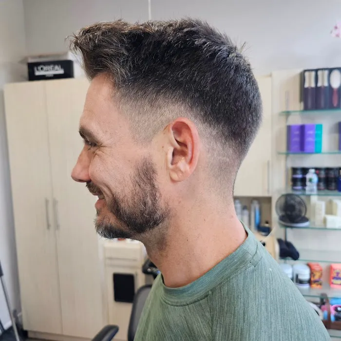 Widow's Peak Hair Studio Picture 3