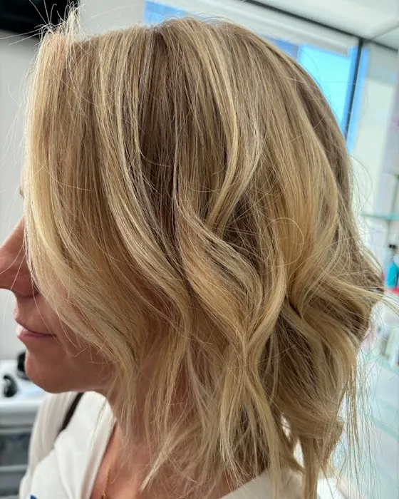 Widow's Peak Hair Studio Picture 4