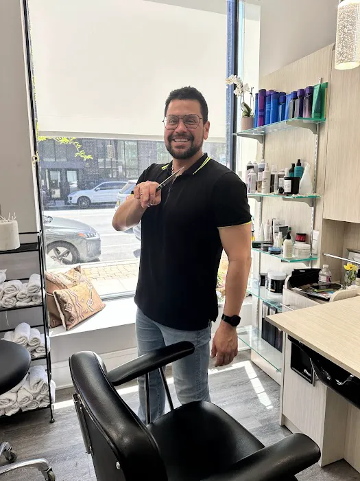 Widow's Peak Hair Studio Picture 8