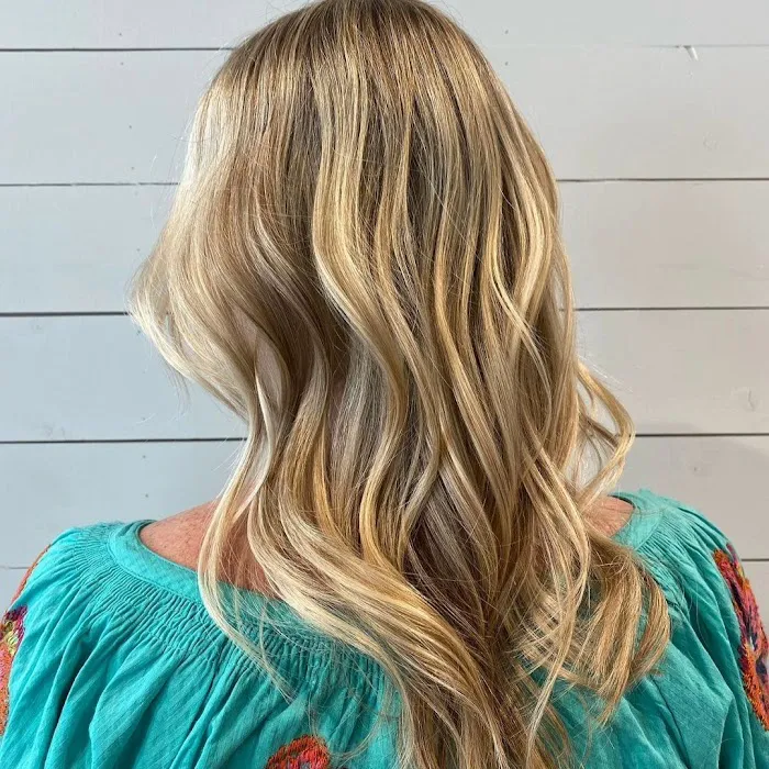 Widow's Peak Hair Studio Picture 6