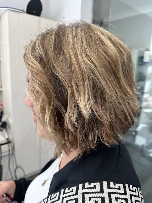 Widow's Peak Hair Studio Picture 10