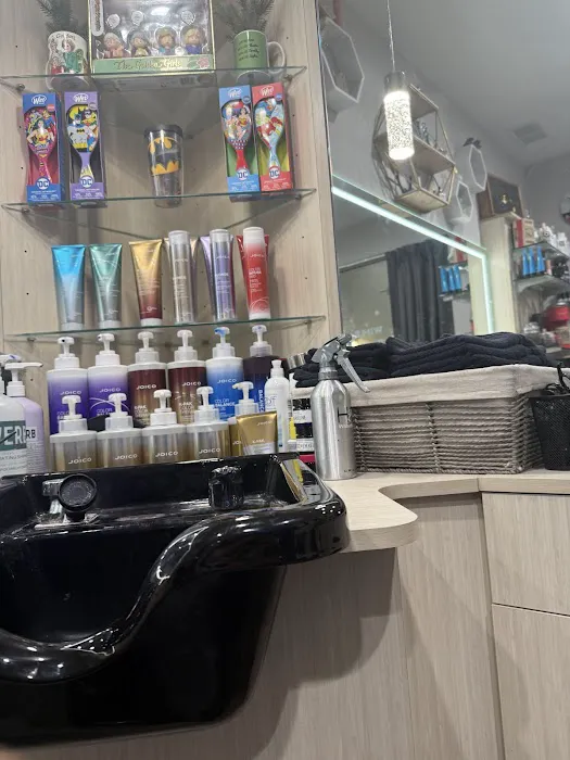Wild Roots Hair Studio Picture 2