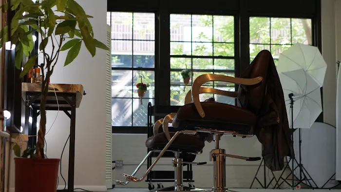 Honey Hive Salon Picture 9