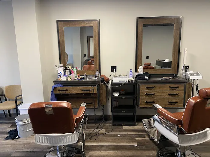 Roy's Barber Shop Picture 7